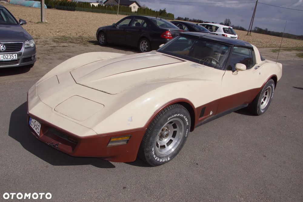Chevrolet Corvette - 2