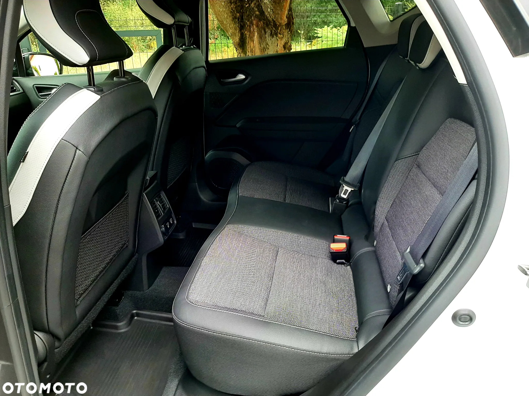 Renault Captur 1.0 TCe Techno - 16