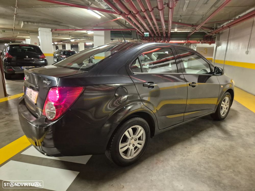 Chevrolet Aveo 1.2 LT Bi-Fuel - 12
