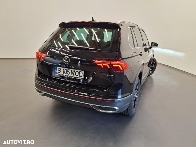 Volkswagen Tiguan - 2