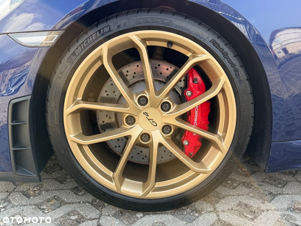 Porsche 718 Cayman GT4 PDK - 11