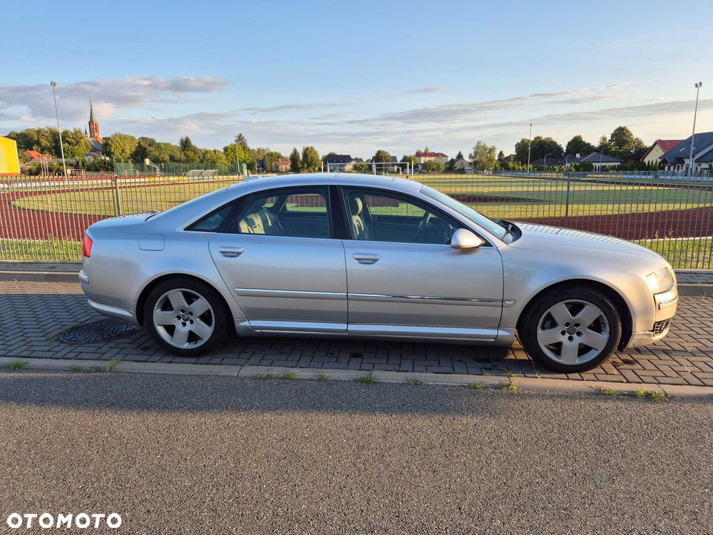 Audi A8 - 6