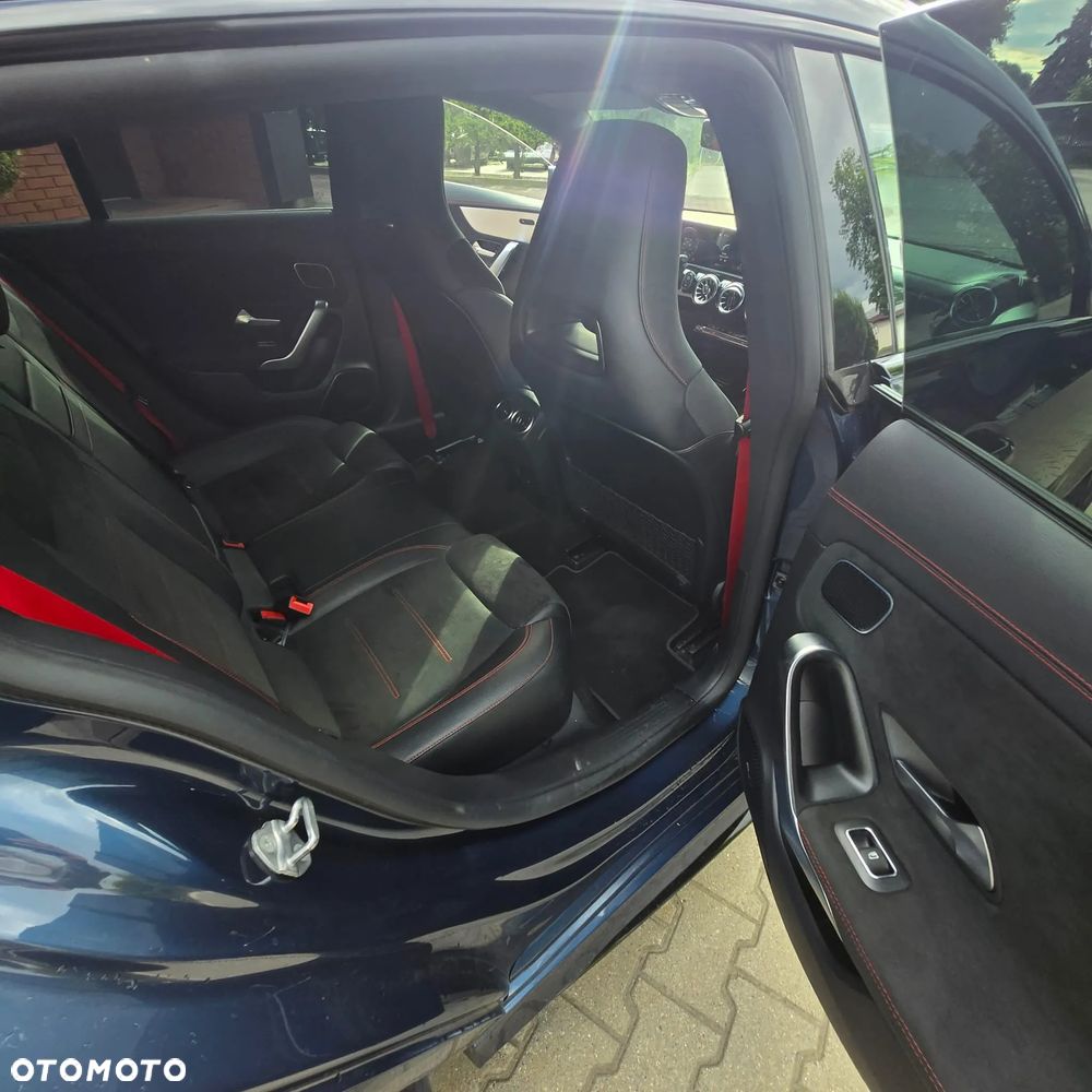 Mercedes-Benz CLA - 16