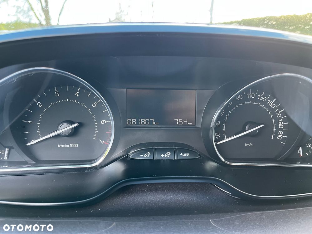 Peugeot 2008 - 13