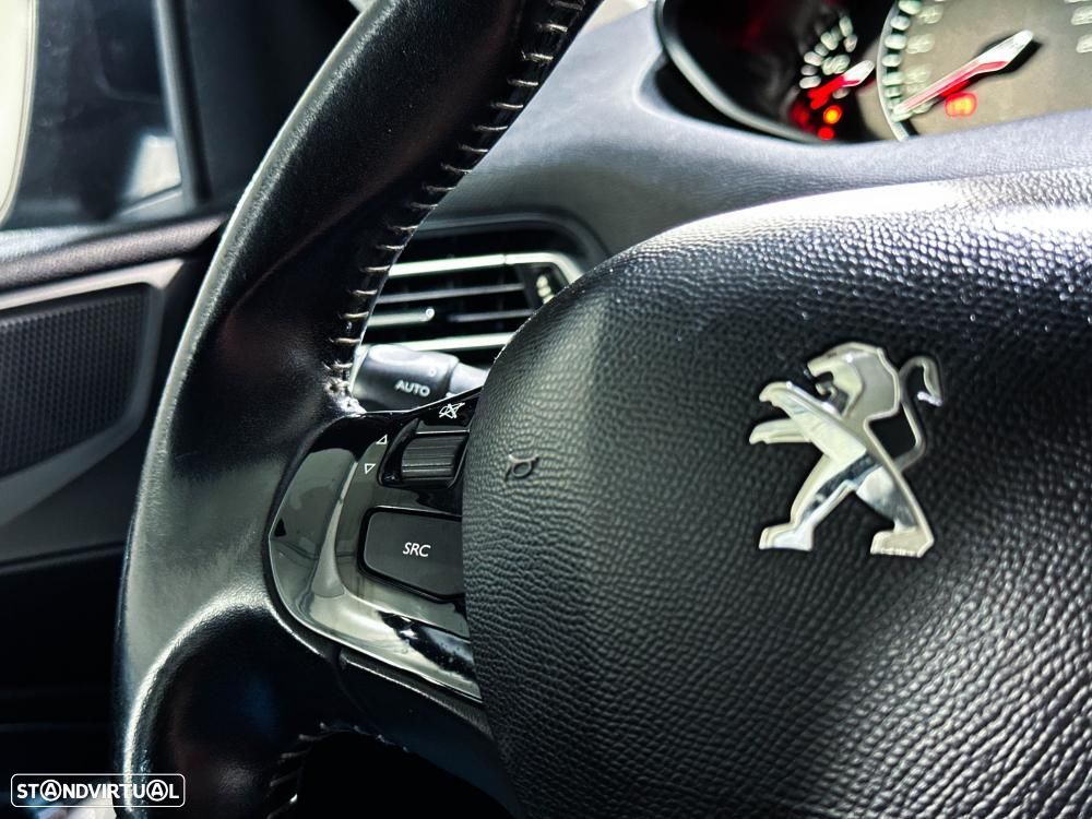 Peugeot 308 1.2 PureTech Allure - 39