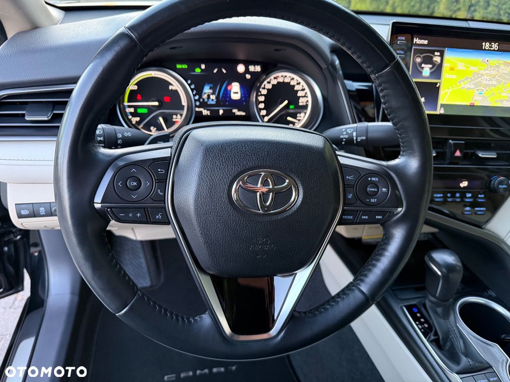 Toyota Camry 2.5 Hybrid Executive CVT - 27