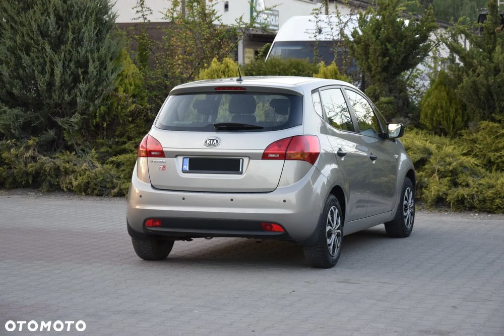 Kia Venga - 23