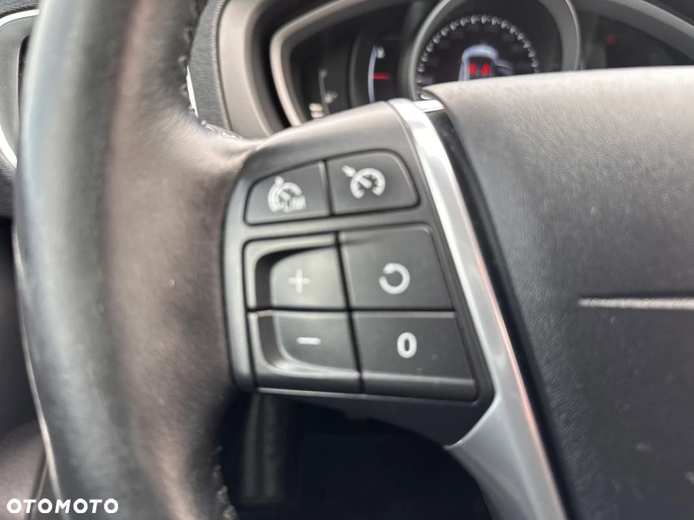 Volvo V40 - 32