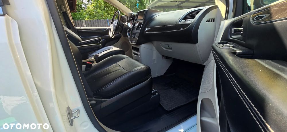 Chrysler Town & Country 3.6 Touring - 6