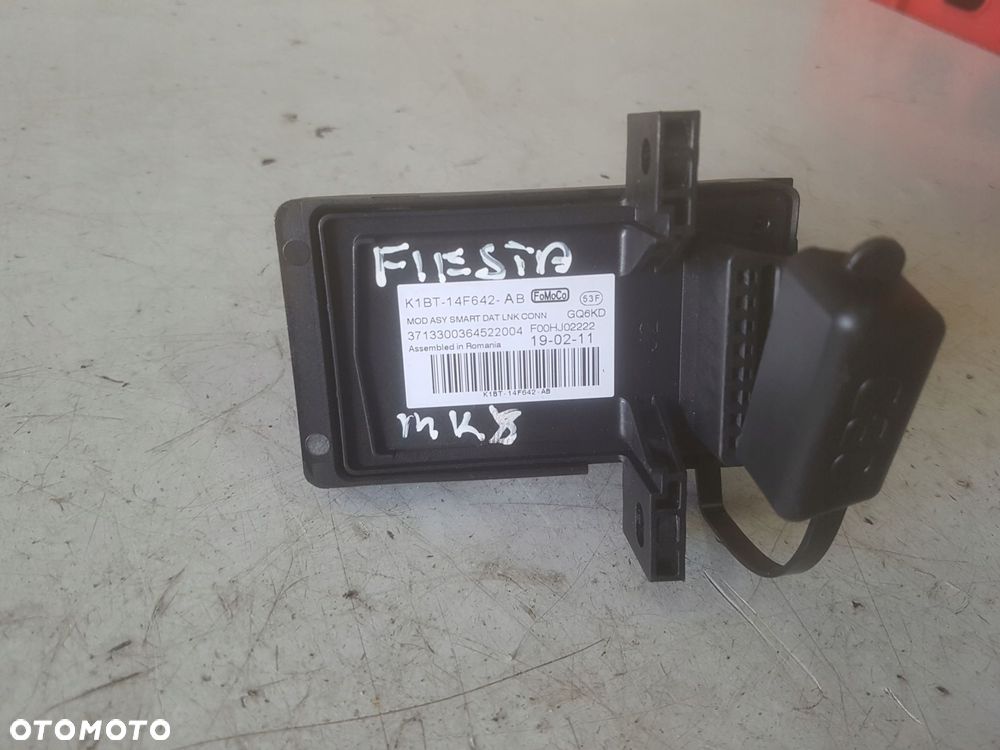 FORD FIESTA MK8 16r- GNIAZDO PORT ZŁĄCZE - 1