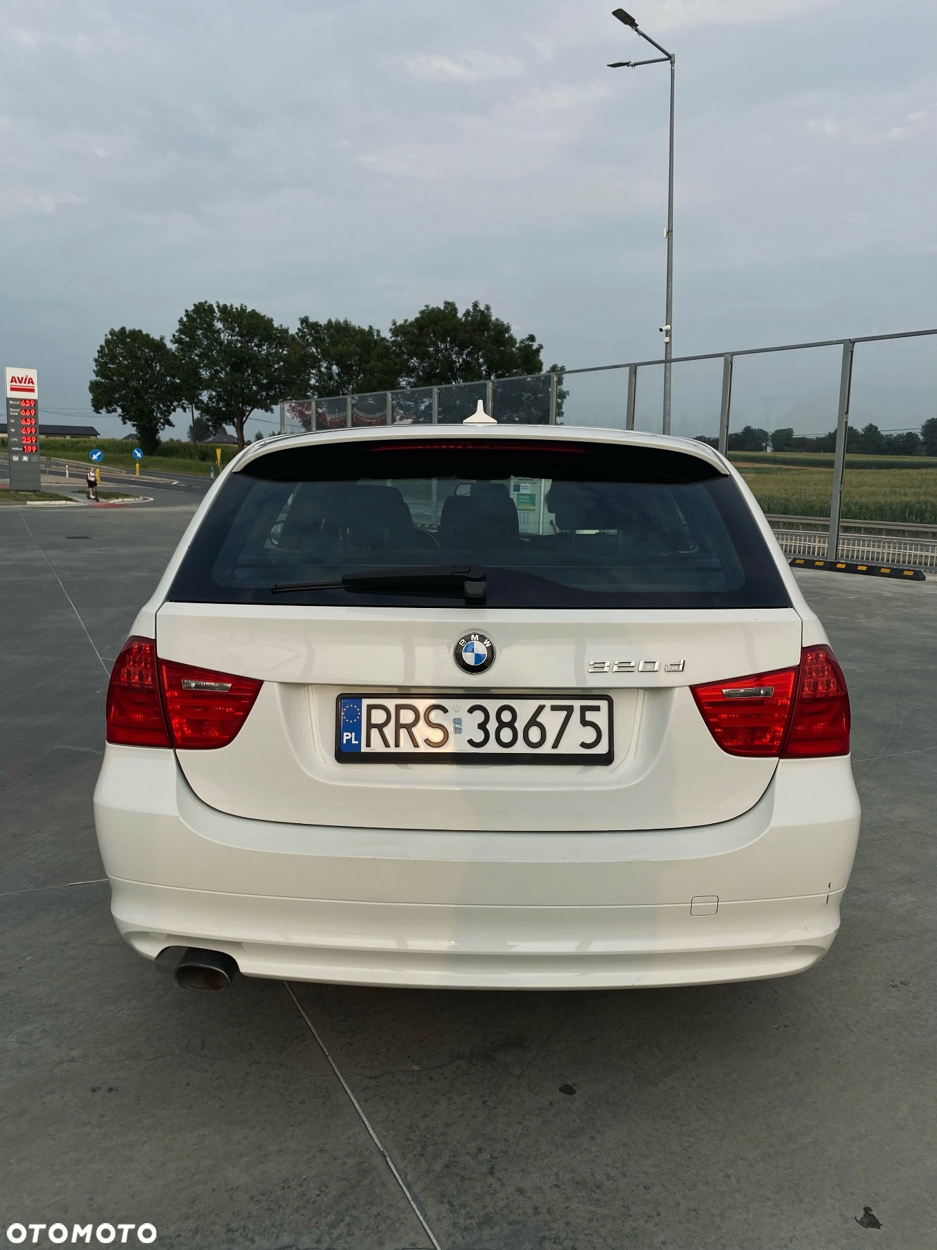 BMW Seria 3 320d Touring xDrive - 12