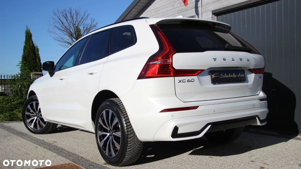 Volvo XC 60 B4 D AWD Plus Dark - 12