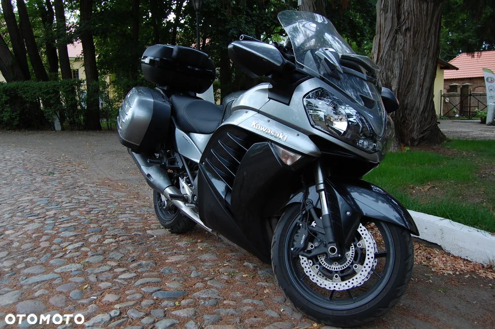 Kawasaki GTR - 2