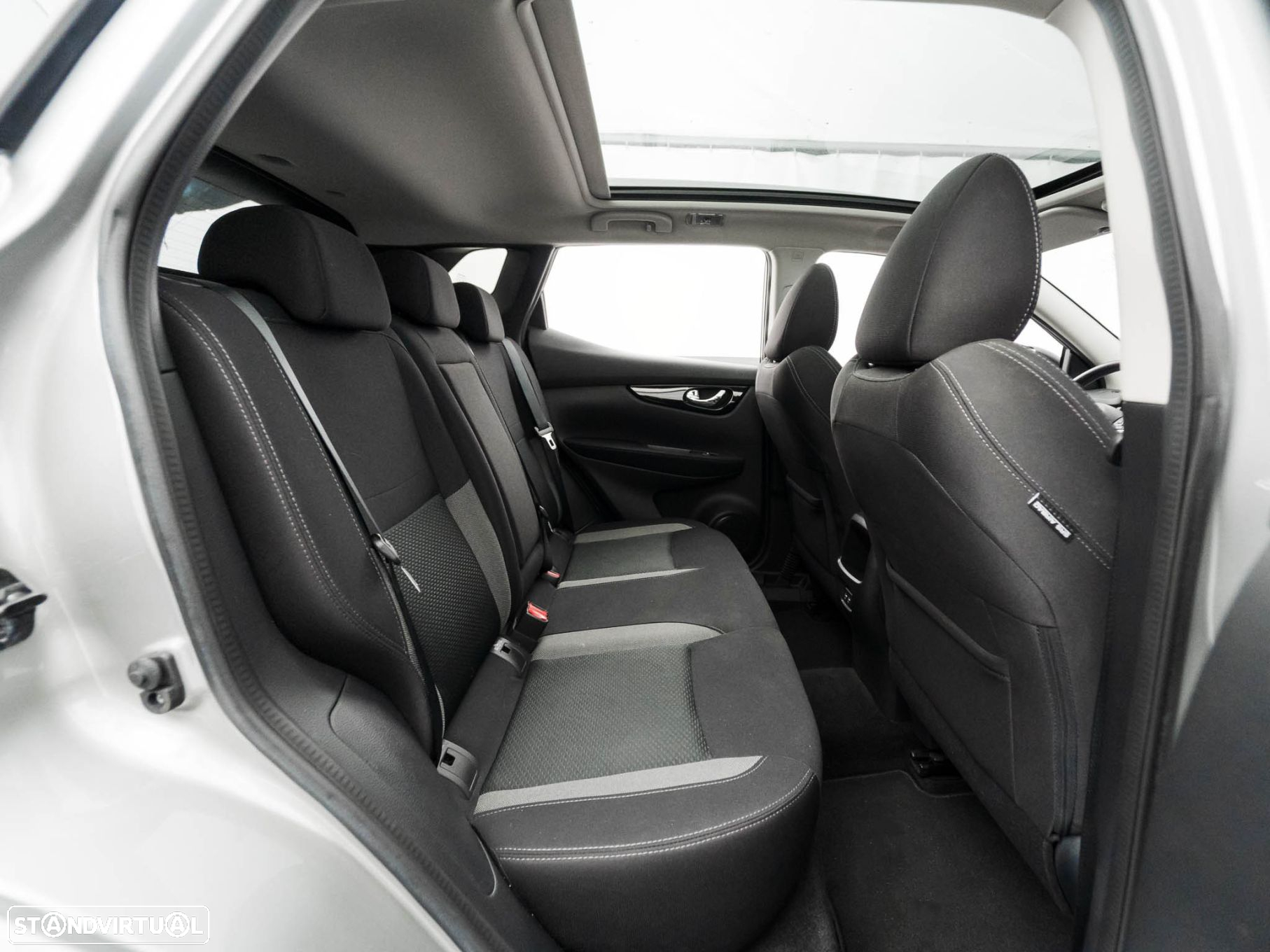 Nissan Qashqai 1.5 dCi N-Connecta - 37