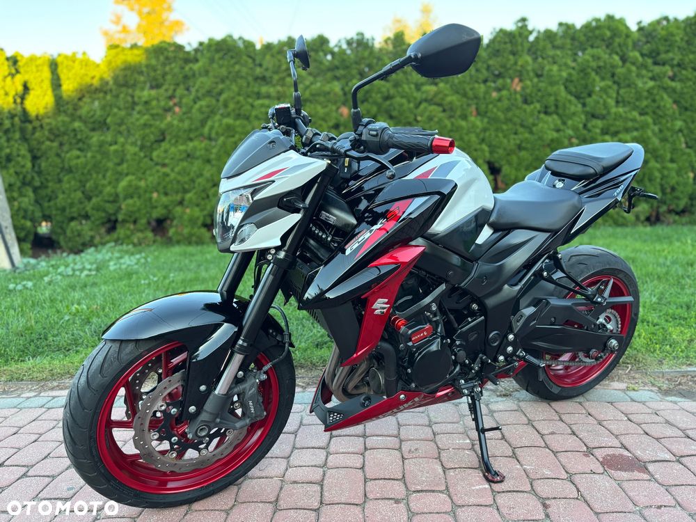 Suzuki GSX - 30