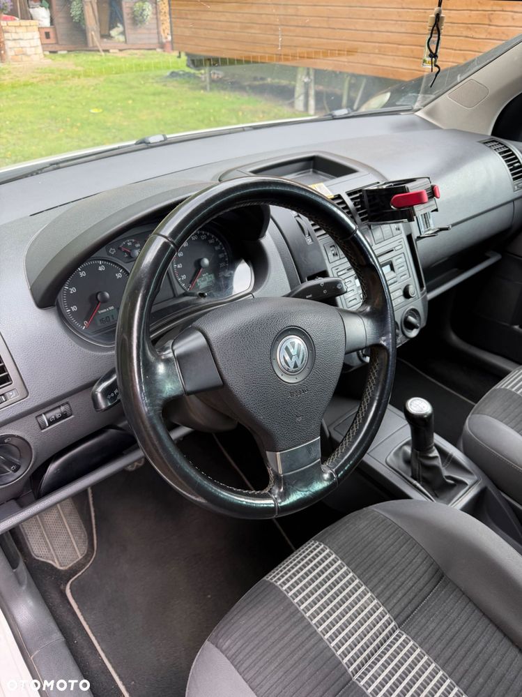 Volkswagen Polo - 4