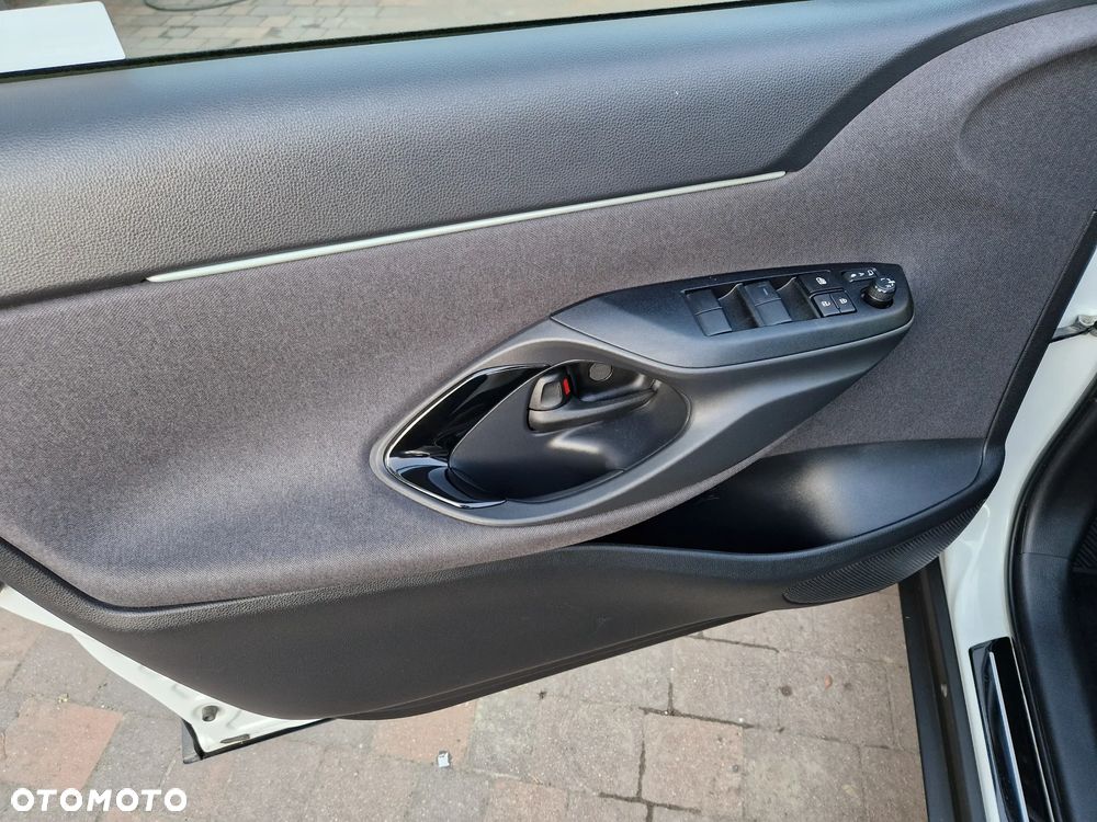 Toyota Yaris Cross Hybrid 1.5 Premiere Edition AWD - 29