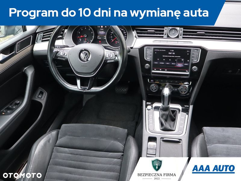 Volkswagen Passat - 8