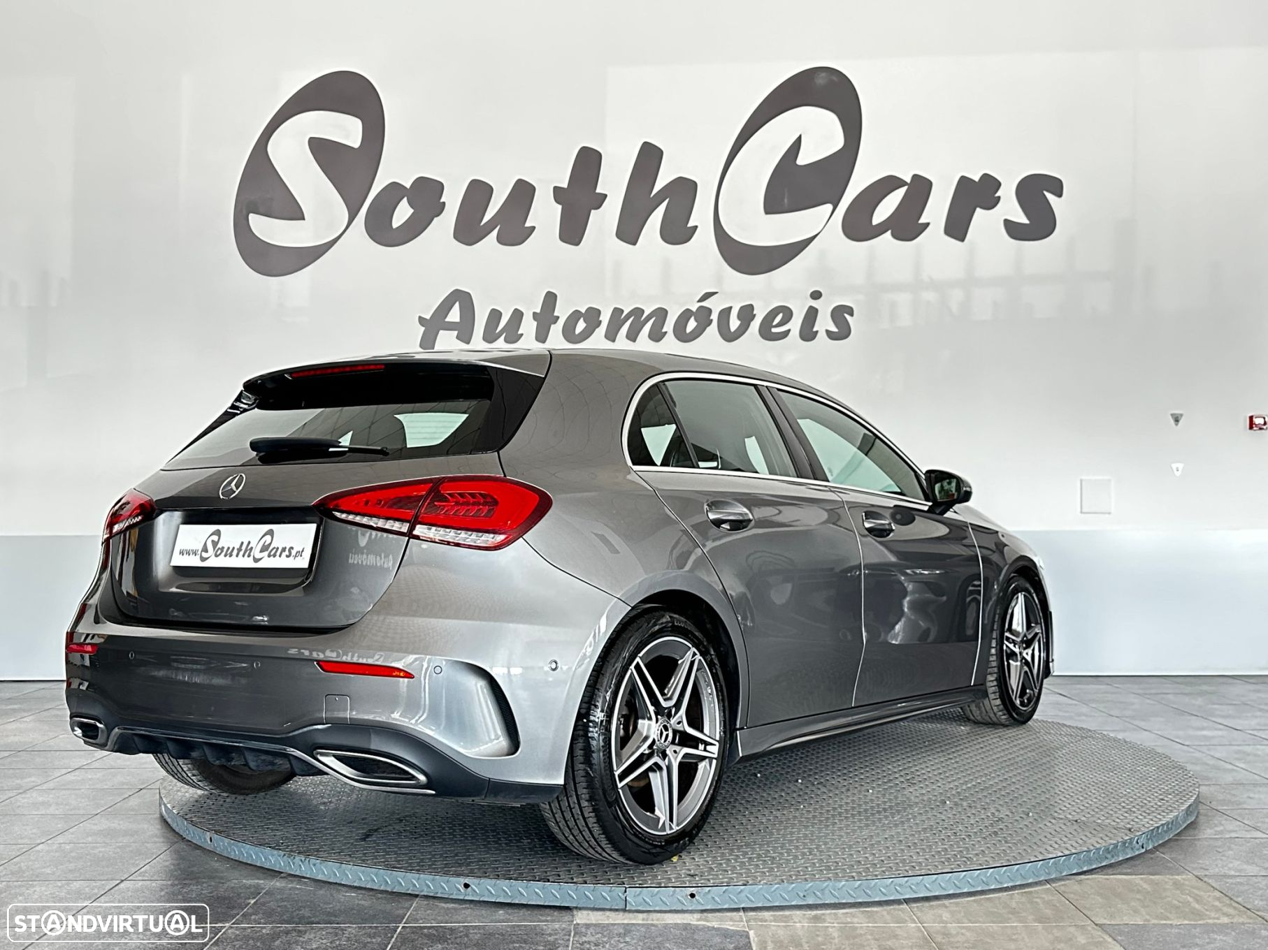 Mercedes-Benz A 180 7G-DCT AMG Line - 3