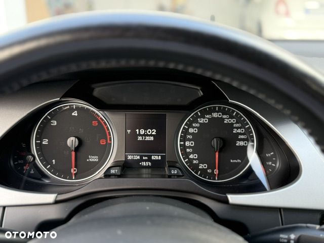 Audi A4 Limousine - 10