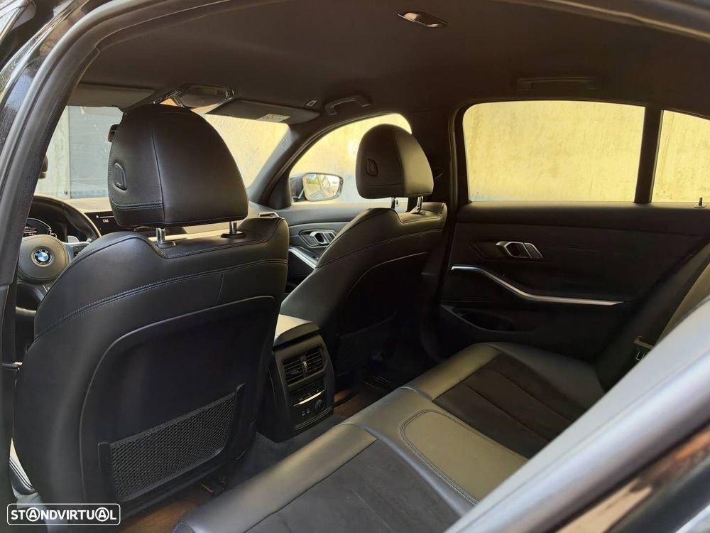 BMW 330 e Pack Desportivo M Pro Auto - 13