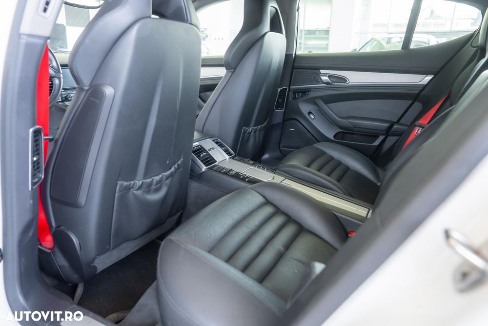 Porsche Panamera 4S PDK - 23