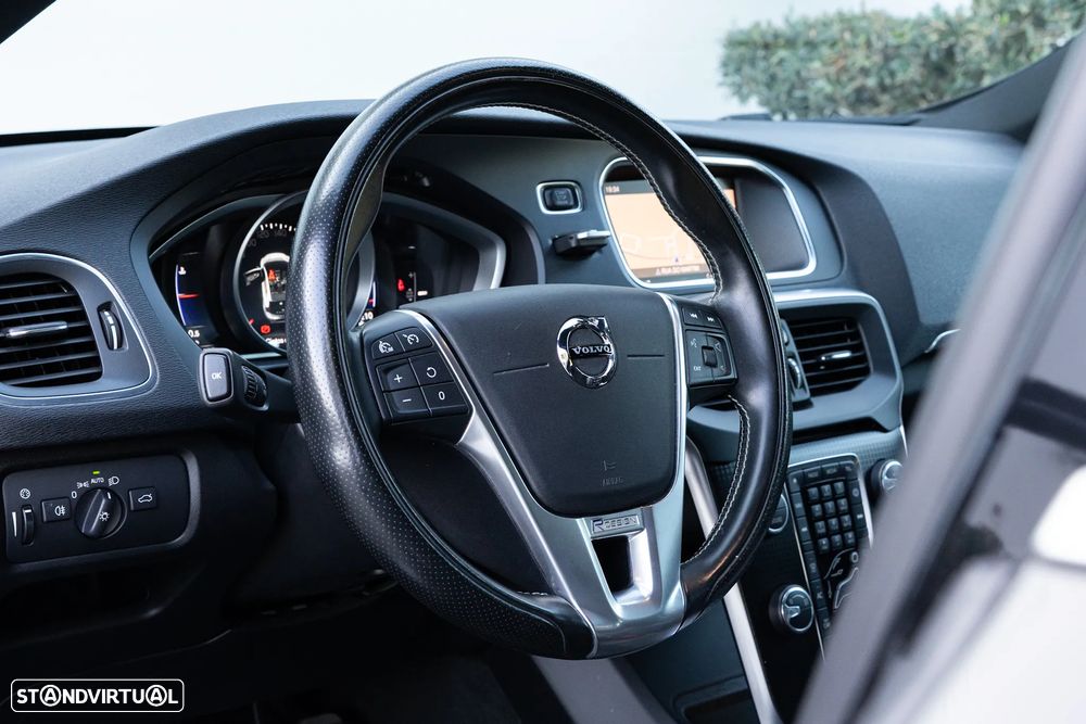 Volvo V40 2.0 D3 R-Design - 19