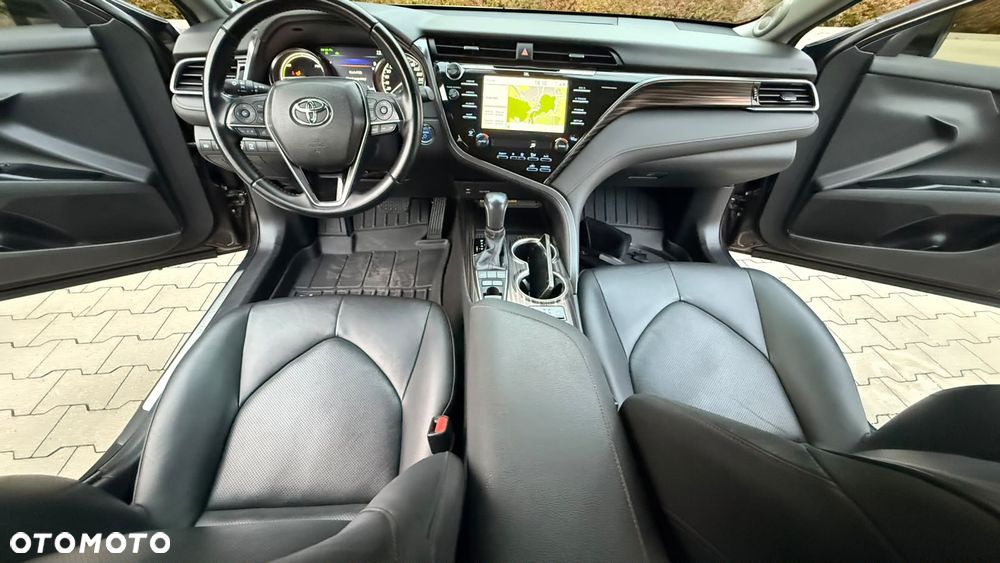 Toyota Camry - 36