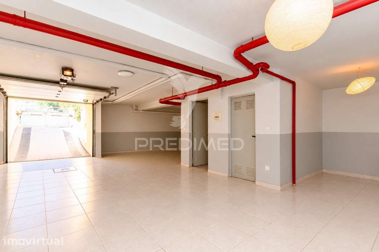 Moradia  T4 com Garagem, Jardim e Churrasqueira | Quintinhas - Char... - Grande imagem: 5/37