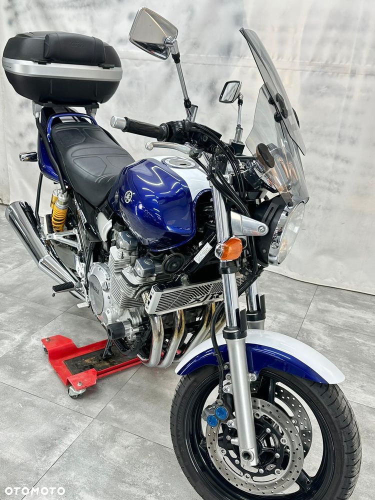 Yamaha XJR - 10