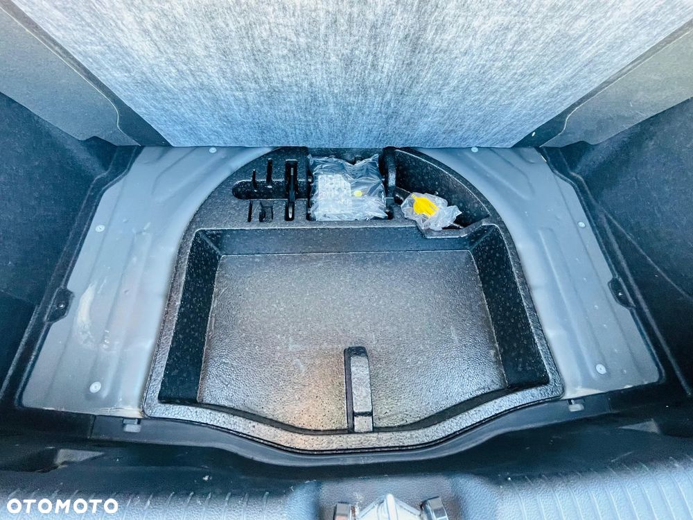 Kia Ceed 1.6 GDI ISG Spirit - 24