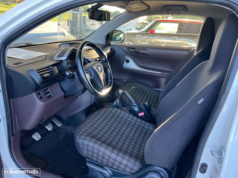 Toyota iQ 1.0 VVT-i 2 - 5
