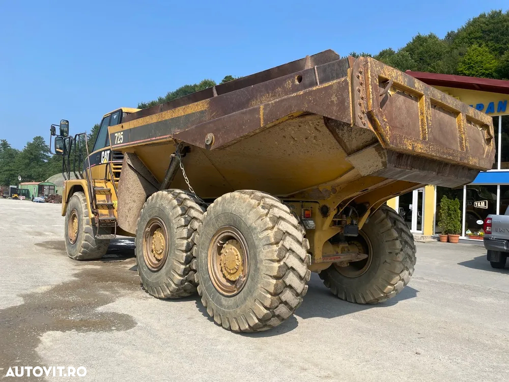 Caterpillar 725 - 6