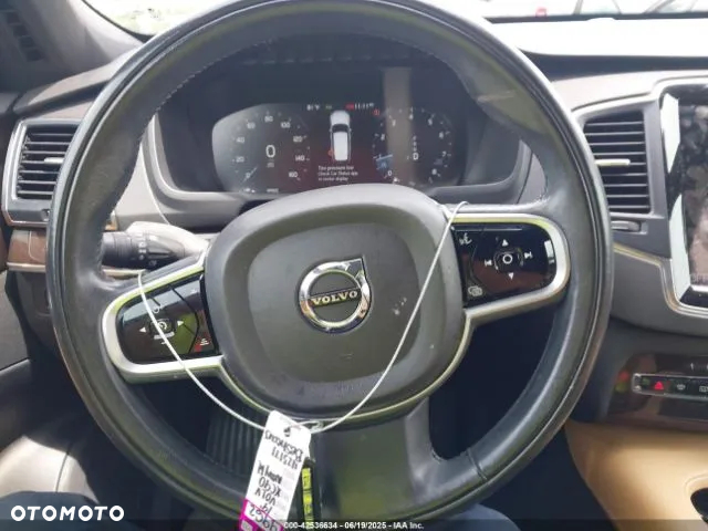 Volvo XC 90 - 8