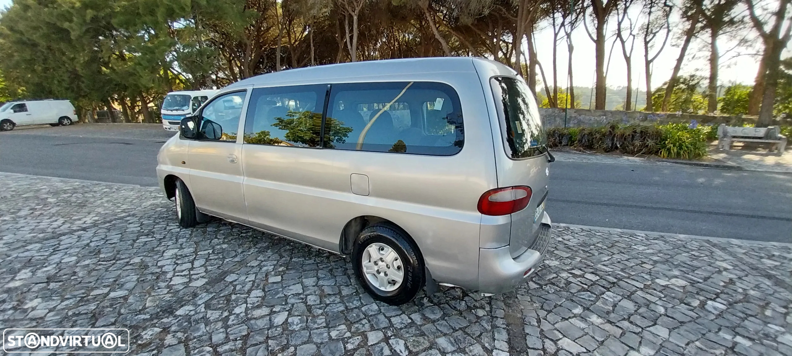 Hyundai H-1 Starex - 3