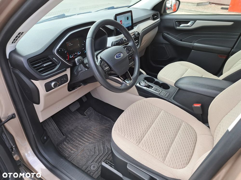 Ford Kuga - 13