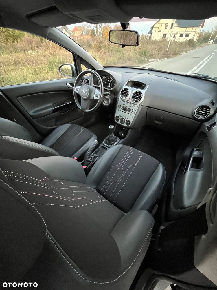 Opel Corsa 1.4 16V 150 Jahre - 11