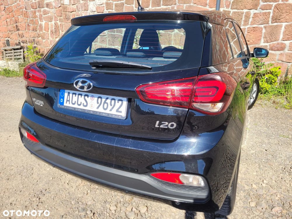 Hyundai i20 blue 1.2 Classic - 12