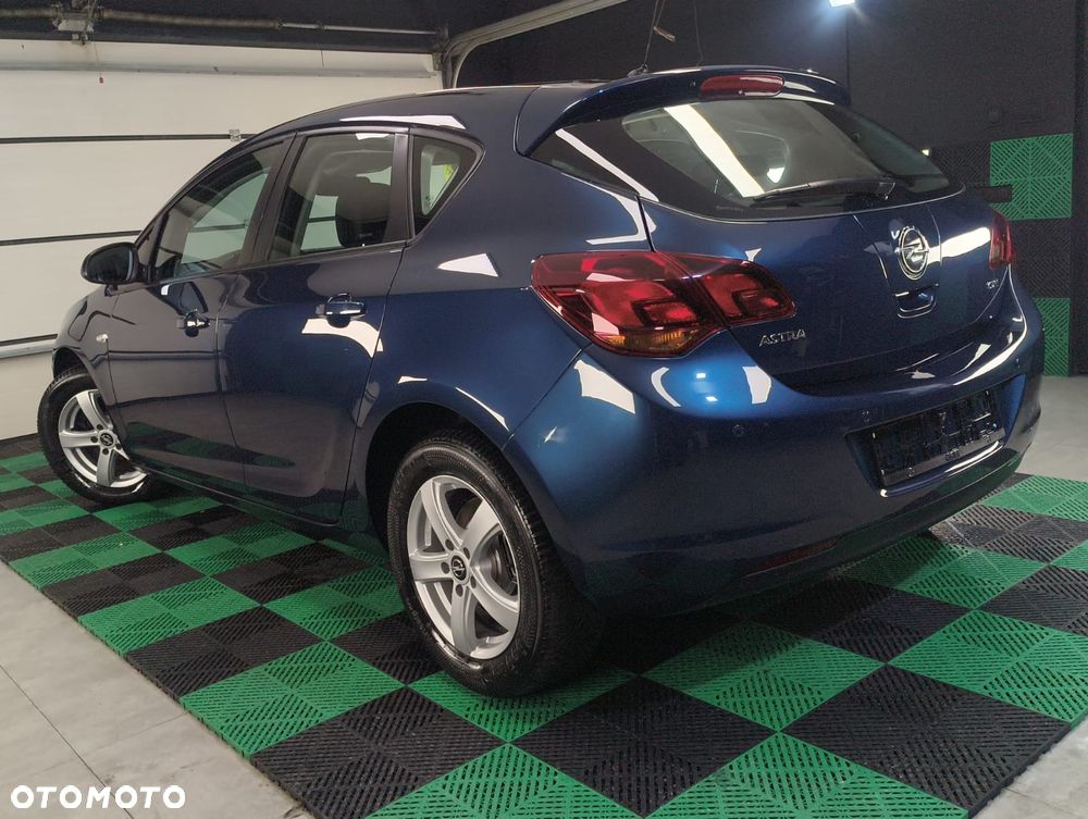 Opel Astra - 11