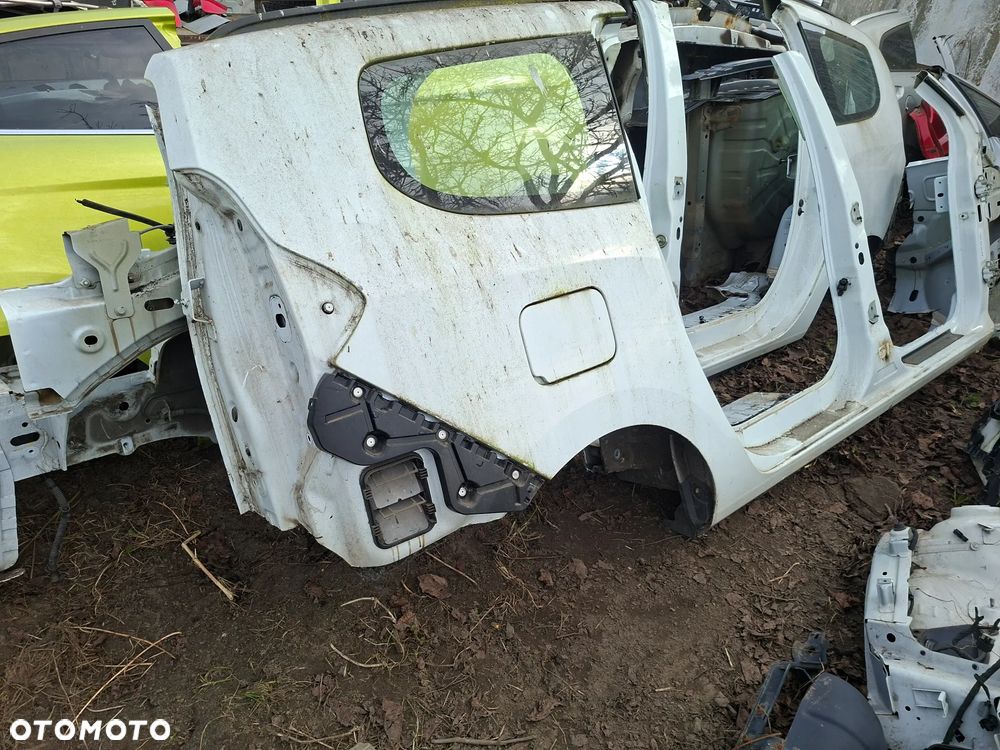 dacia lodgy  blotnik slupek prog lewy  poznan - 2