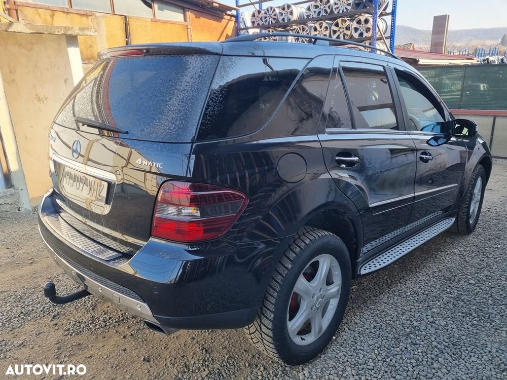 Broasca usa dreapta spate Mercedes ML W164 2005 - 2008 SUV 4 Usi (1200) - 3