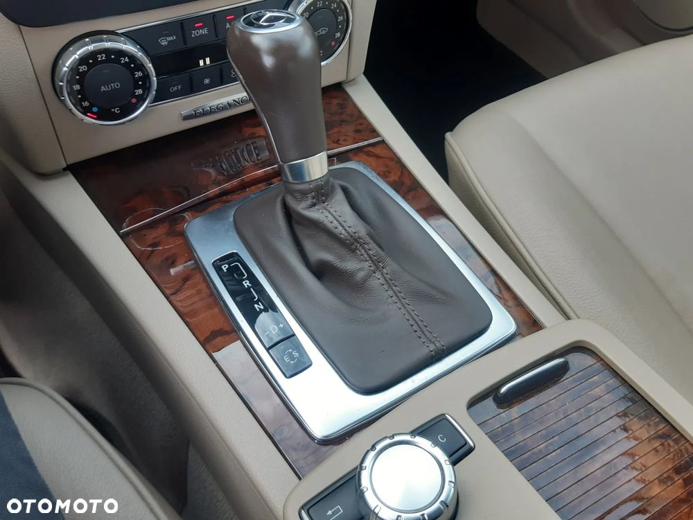 Mercedes-Benz Klasa C 180 CGI Automatik BlueEFFICIENCY - 30