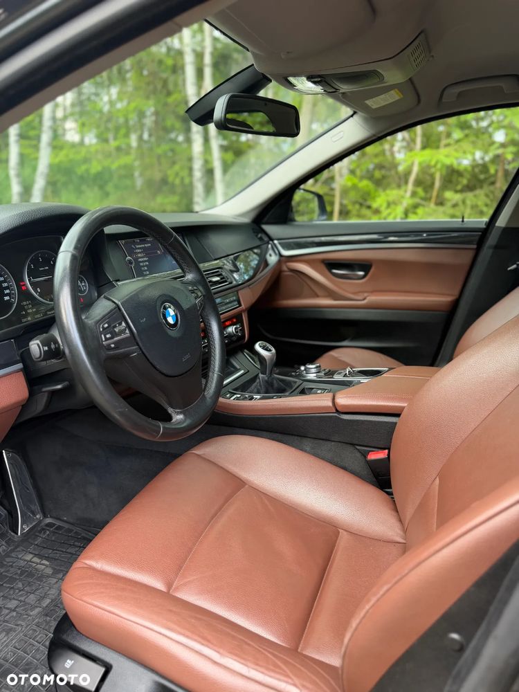 BMW Seria 5 520d - 28