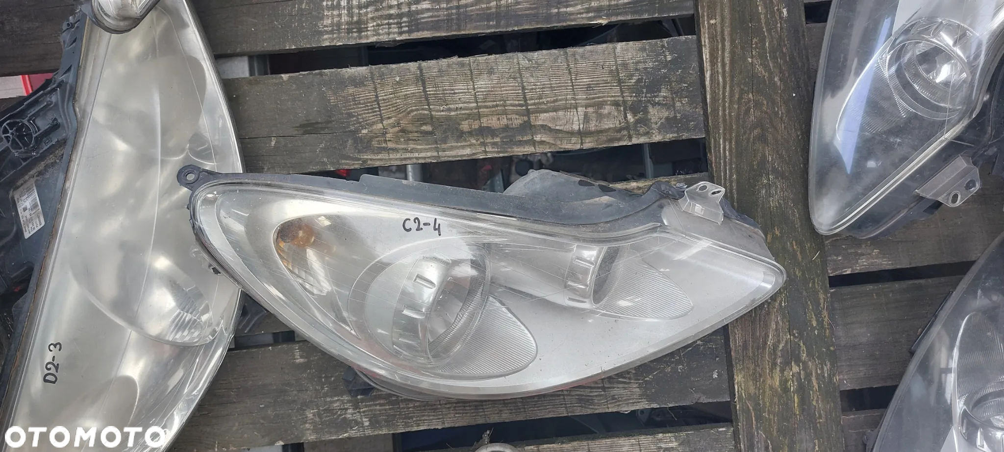 .  PRZOD PRZEDNIA LAMPA PRAWA OPEL CORSA D - 2