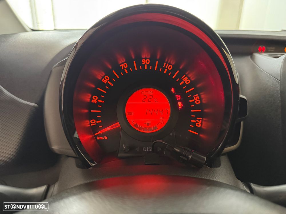 Toyota Aygo x-cite - 13