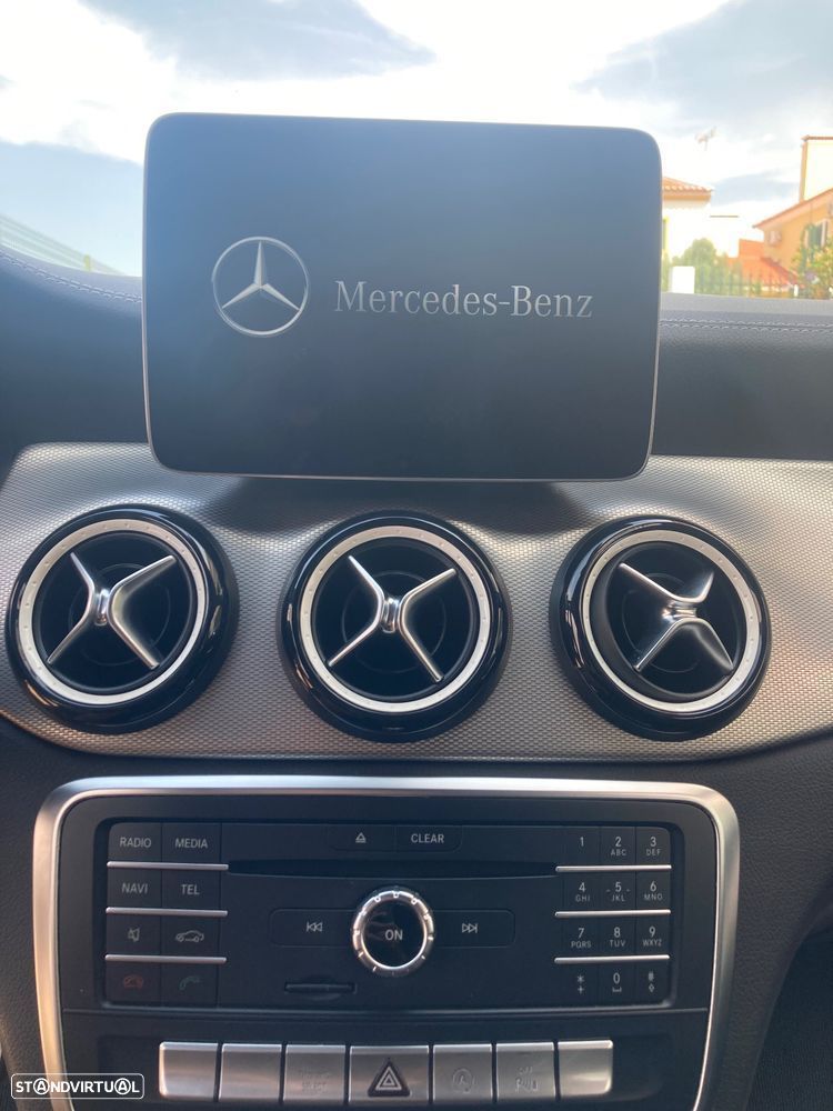 Mercedes-Benz A 180 d AMG Line - 16