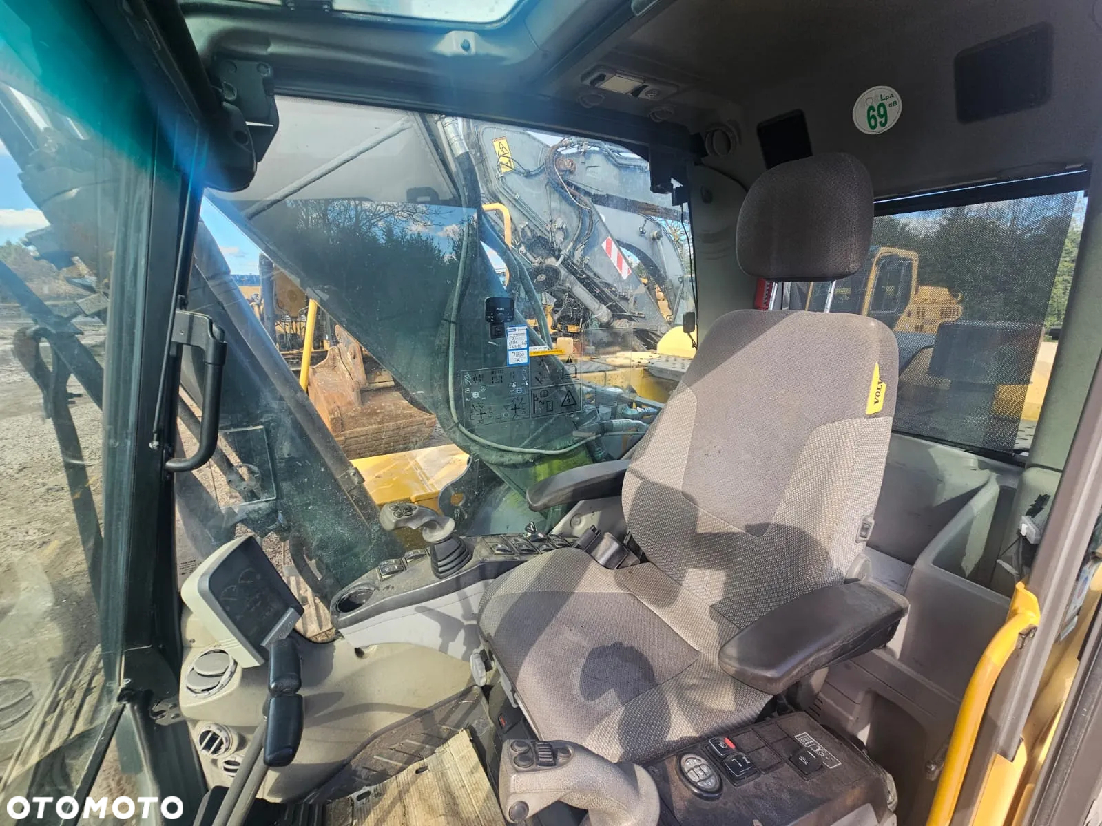 Volvo EC220DL - 19