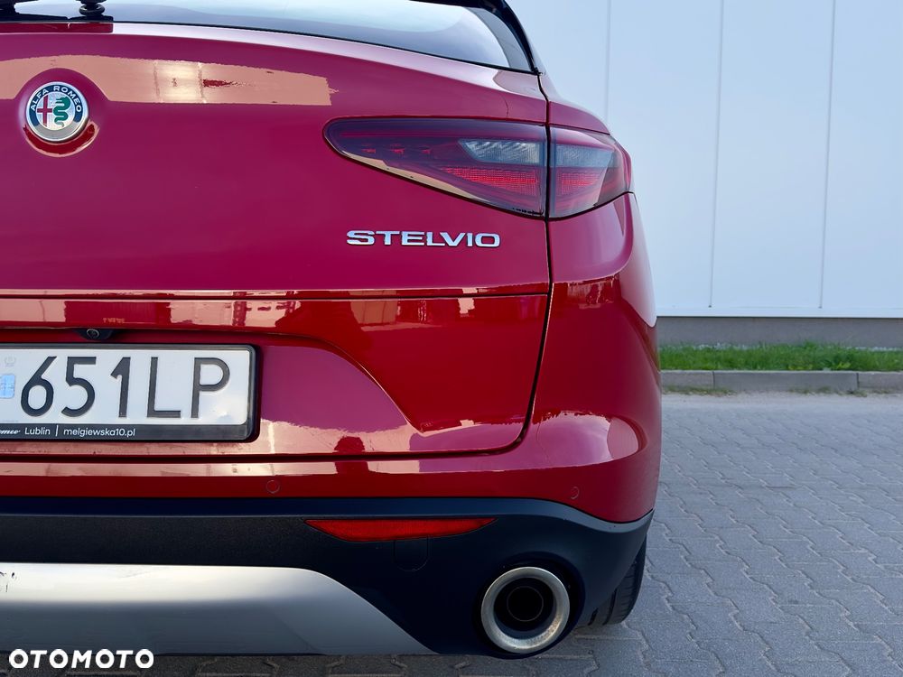 Alfa Romeo Stelvio - 8
