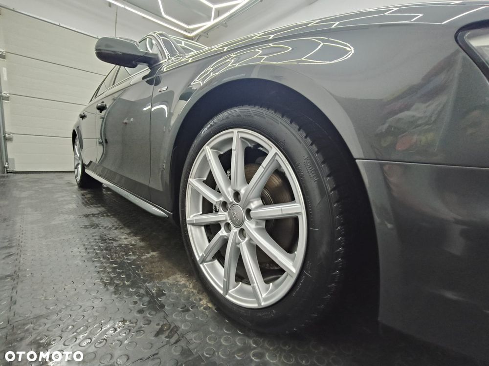 Audi A4 Avant 2.0 TDI Quattro Line S tronic - 8