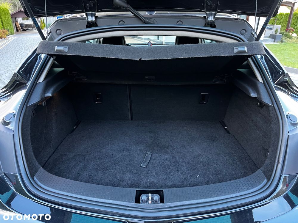 Opel Astra 1.6 T Cosmo - 17